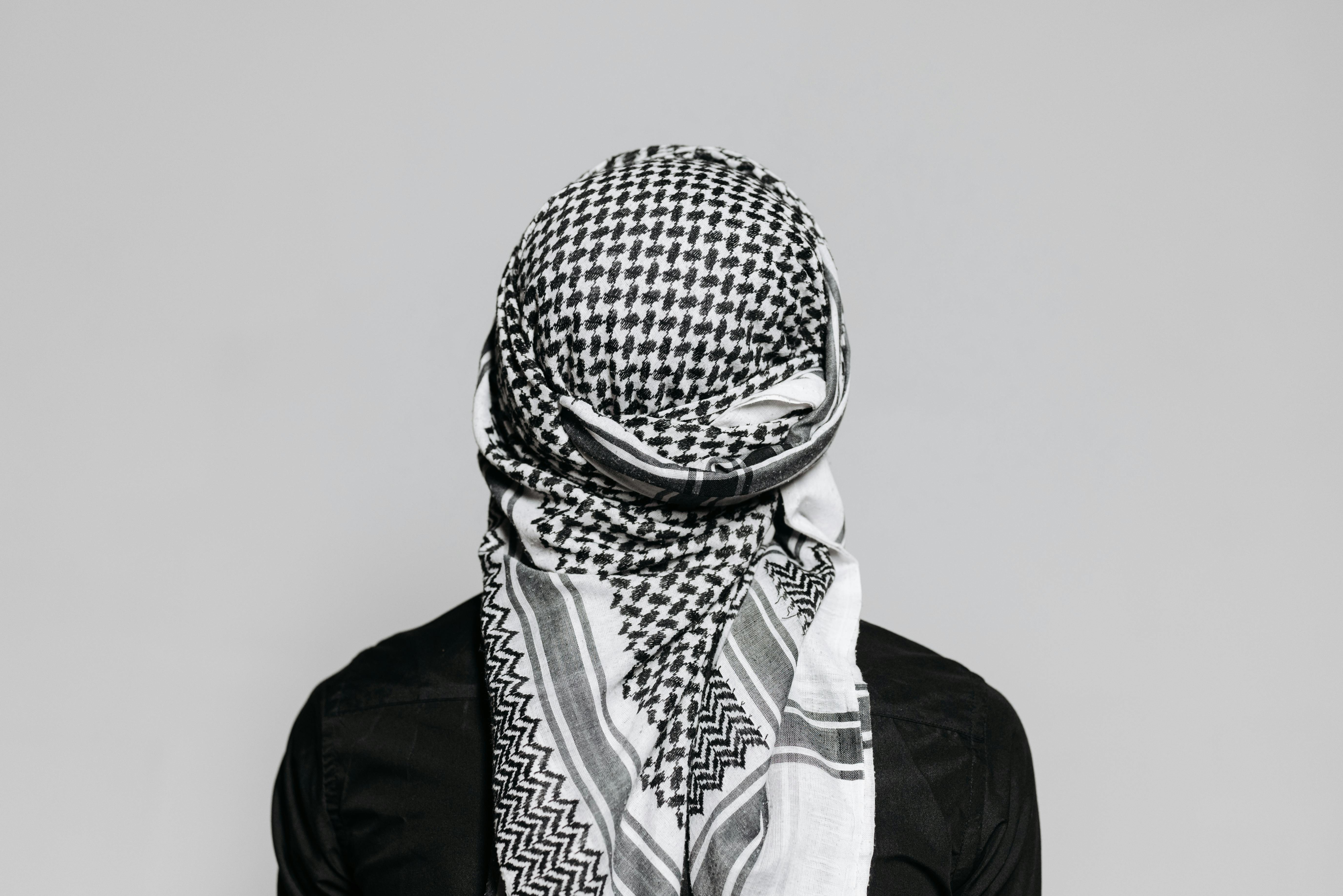 Keffiyeh Scarf in Black & White