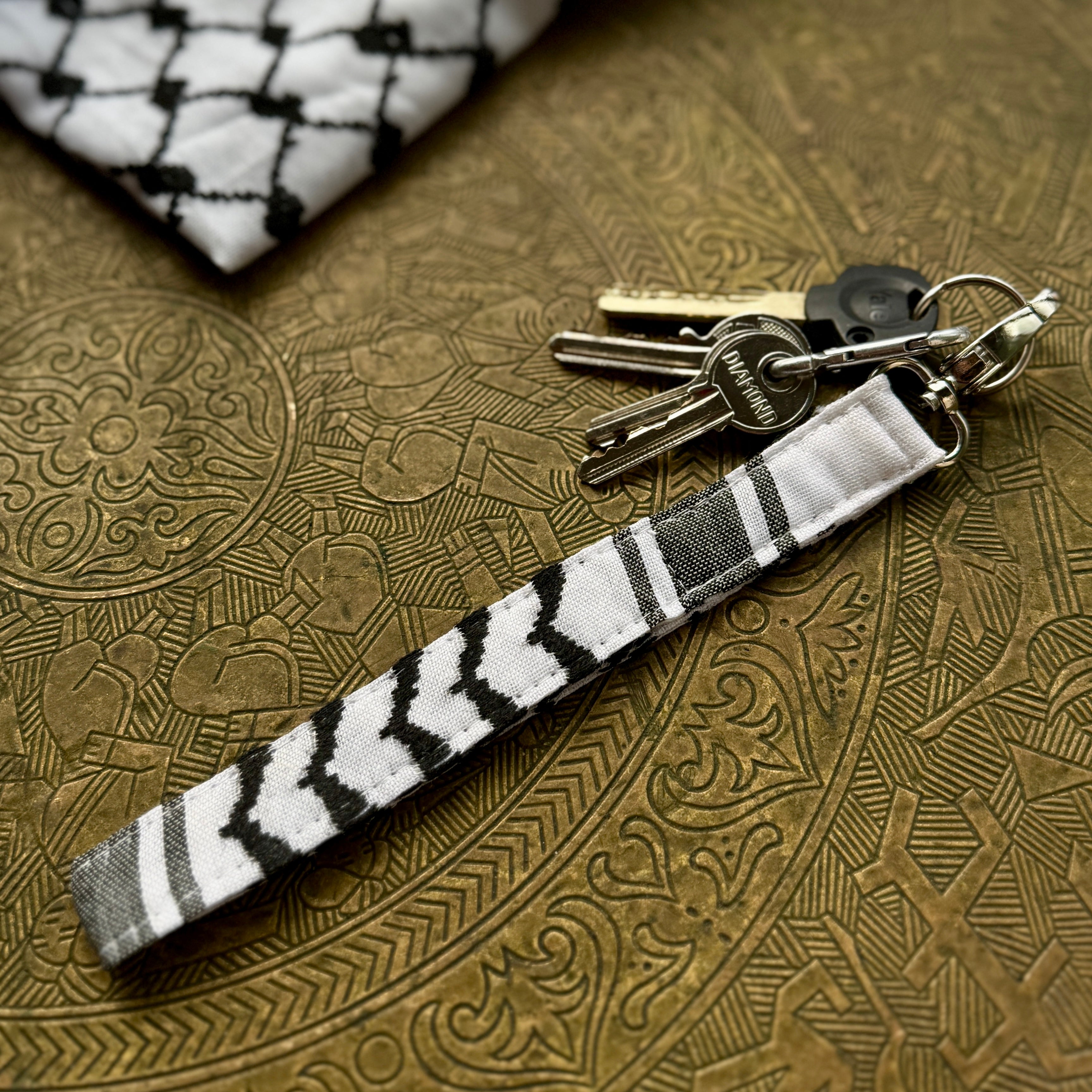 Keffiyeh Wrist Lanyard Gift | Handcrafted in Palestine