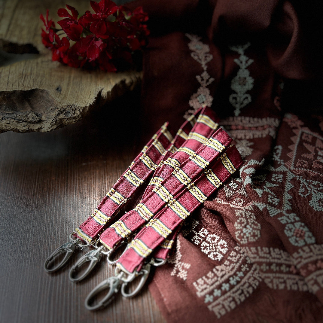Traditional Saya Wrist Lanyard Gift | Unique Wedding and Henna Favors from Palestine (preorder)