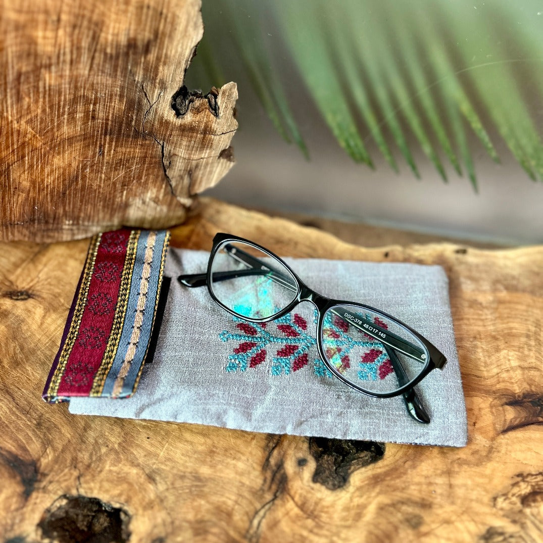 Traditional Fabric Eye Glass Case on Saya | Palestinian Tatreez Pouch