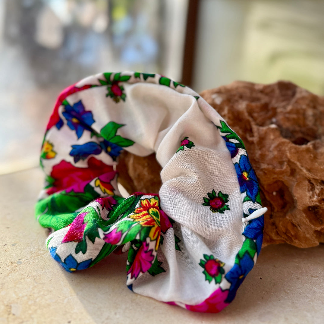 Sitti Scrunchies from Palestine with Secret Zipper Pouch