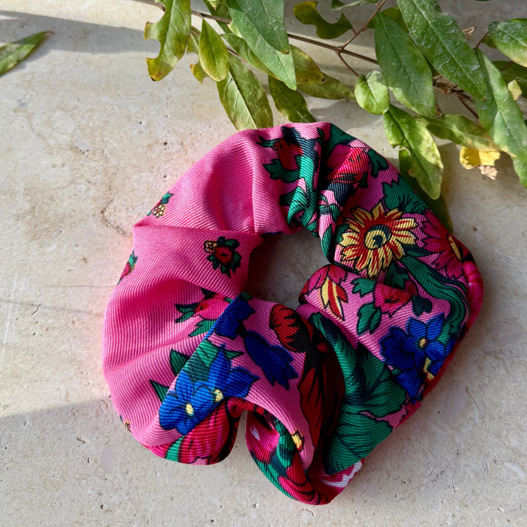 Sitti Scrunchies from Palestine with Secret Zipper Pouch