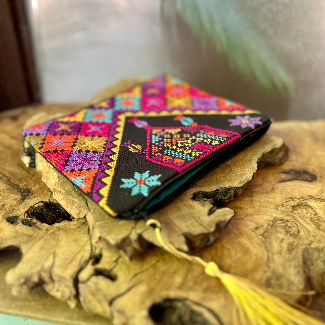 Traditional Gaza Thob Design | Palestinian Tatreez Pouch