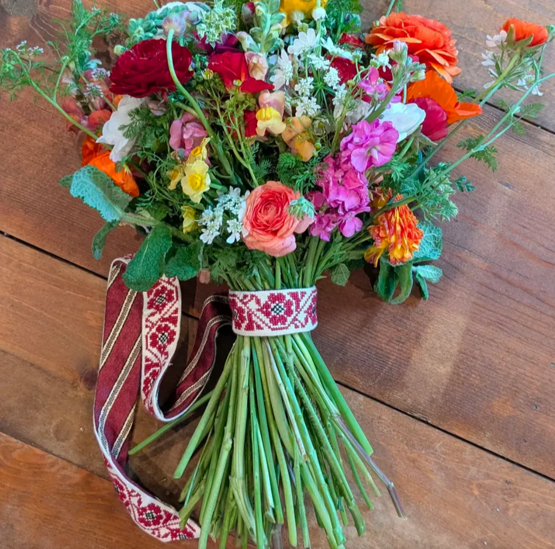 Bouquet Flowers with Tatreez Ribbon