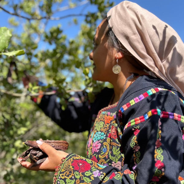 Refreshing Carob Juice: A Timeless Tradition in Palestine