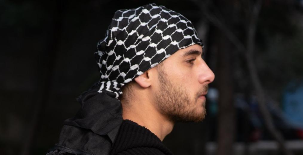 The Ultimate Palestinian Keffiyeh Guide: History, Meaning, How to Wear It & Where to Buy