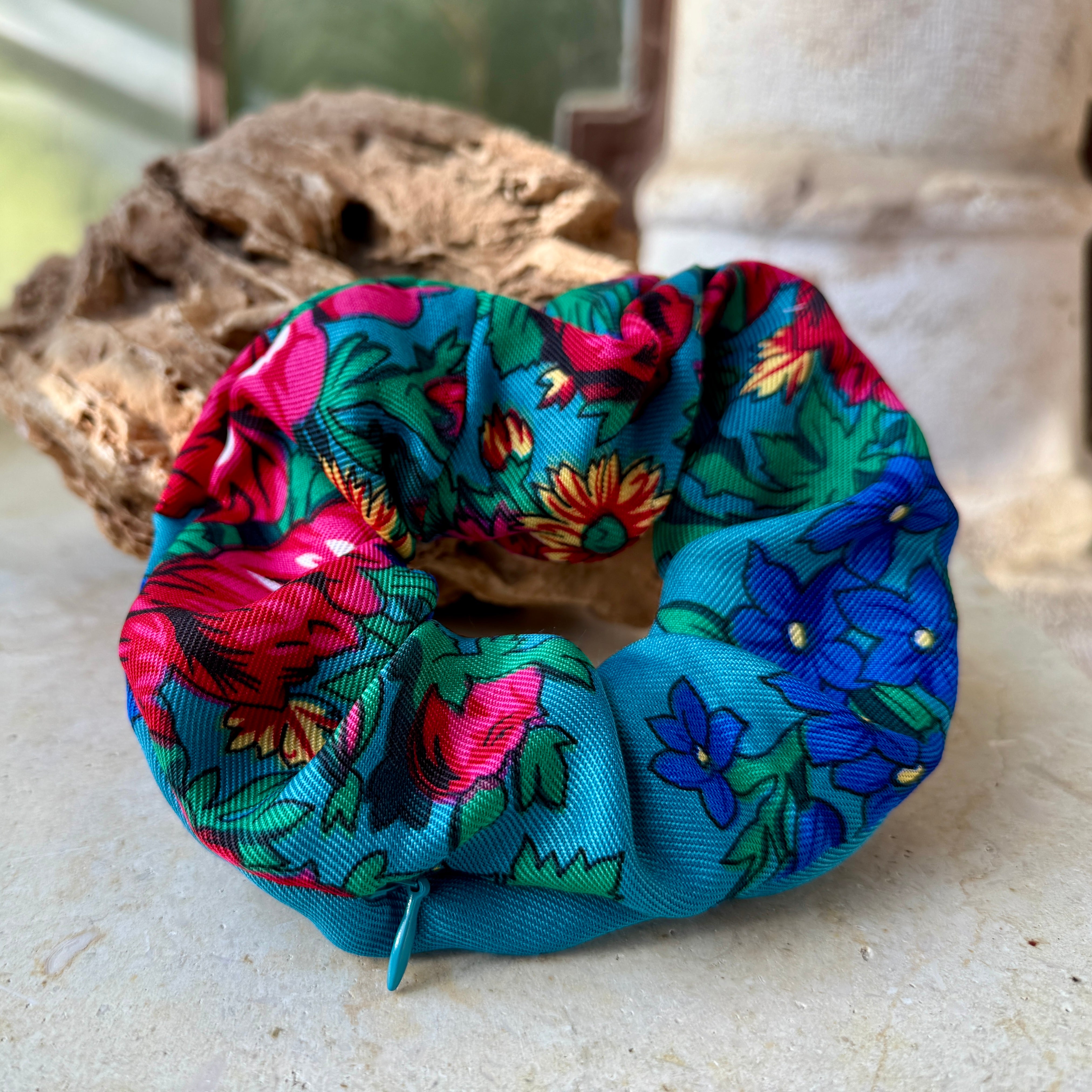 Sitti Scrunchies from Palestine with Secret Zipper Pouch