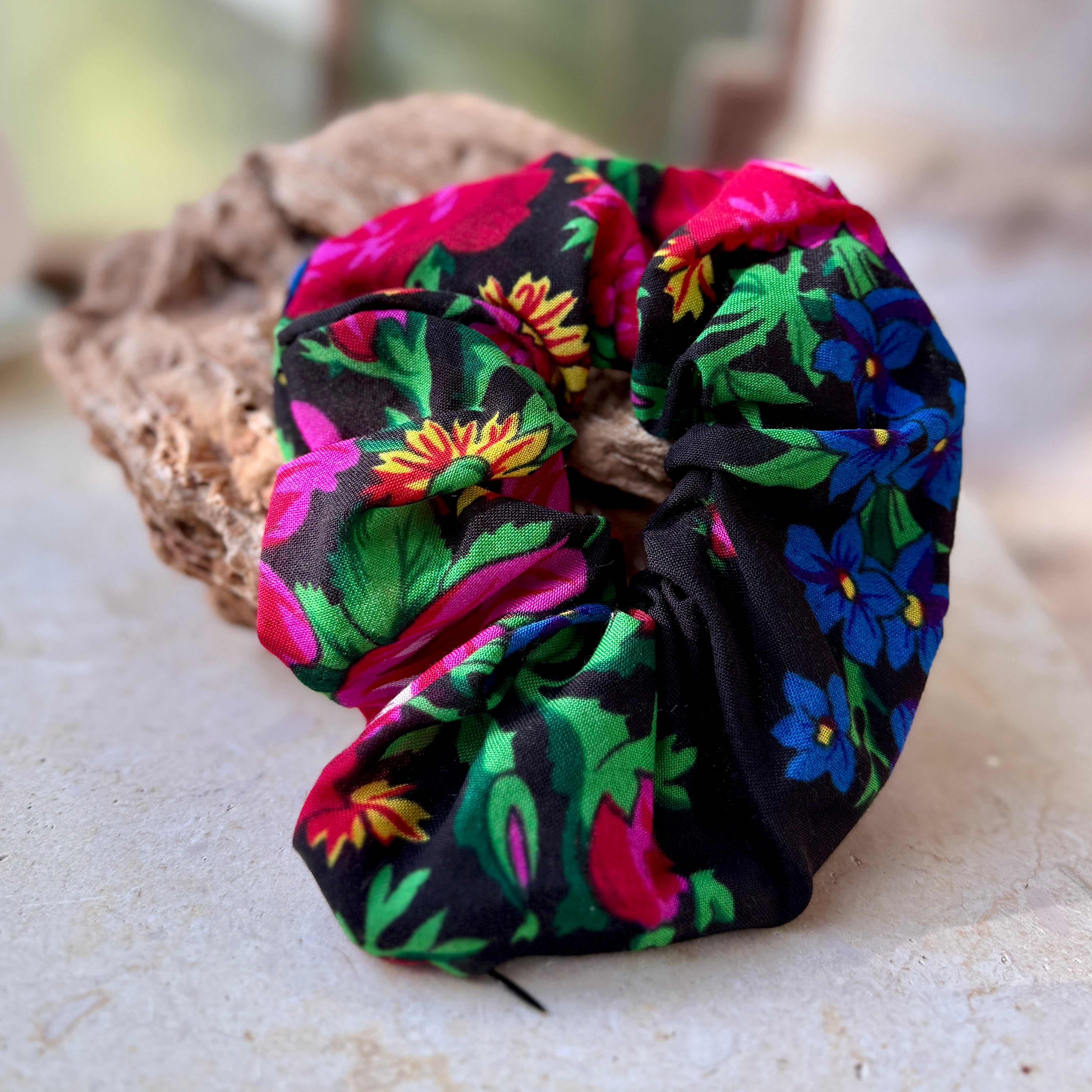Sitti Scrunchies from Palestine with Secret Zipper Pouch