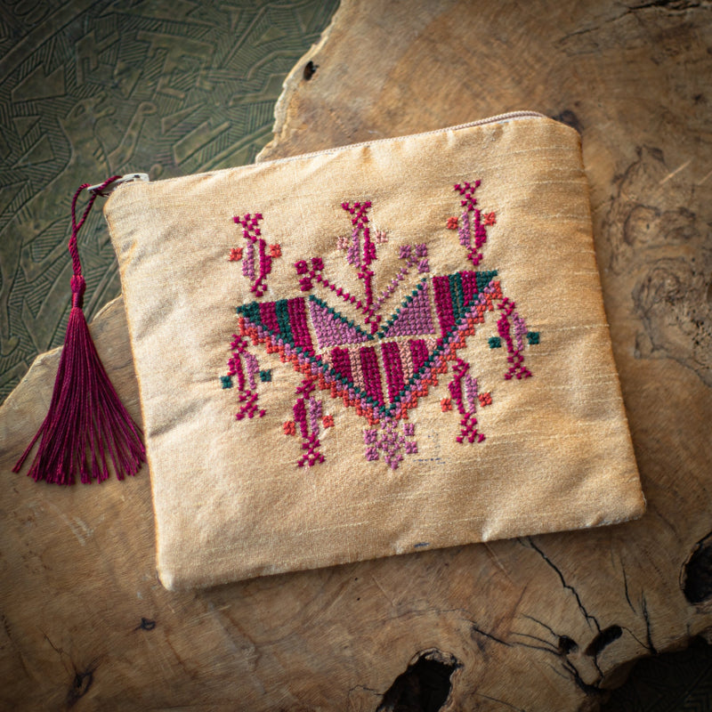 Traditional Gaza Pouch on Saya | Palestinian Tatreez Pouch