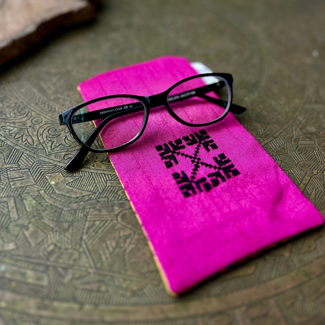 Palestinian Tatreez Eye Glass Case with Traditional Saya Back