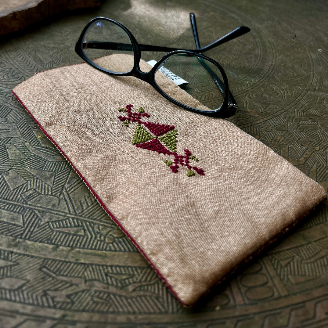 Palestinian Tatreez Eye Glass Case with Traditional Saya Back