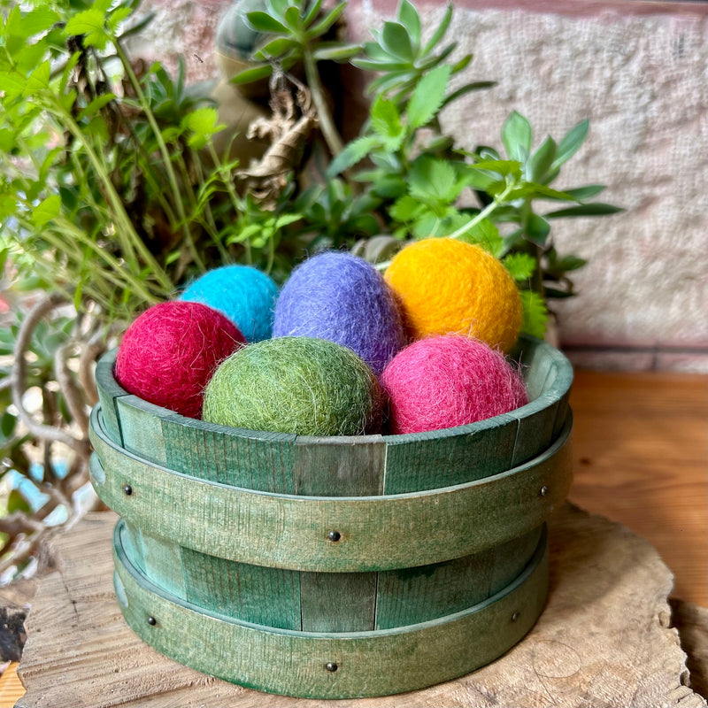 The Perfect Easter Decoration: Hand Felted Easter Eggs from Bethlehem