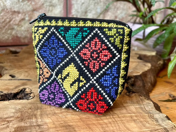 Palestinian Tatreez Coinpurse | Embroidered in Palestine
