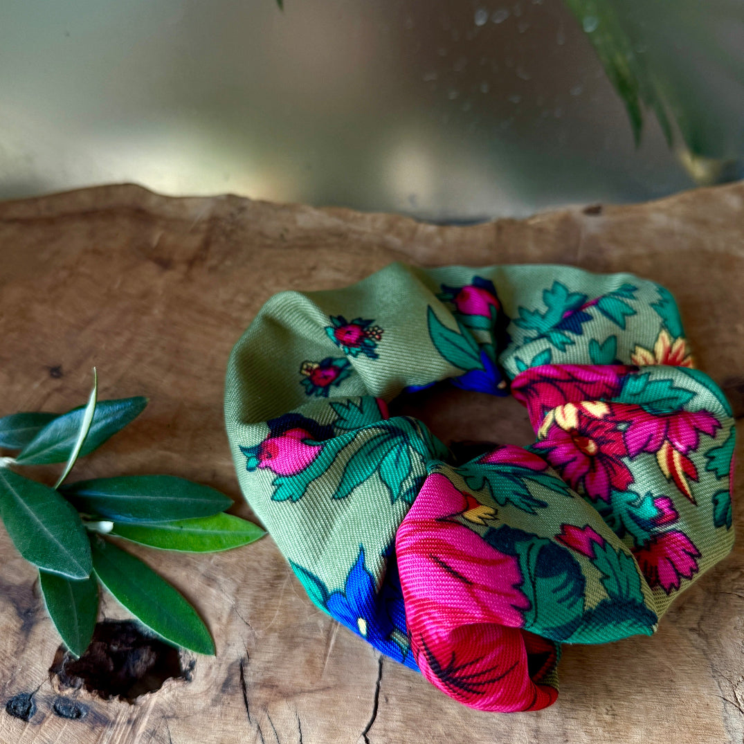 Sitti Scrunchies from Palestine with Secret Zipper Pouch