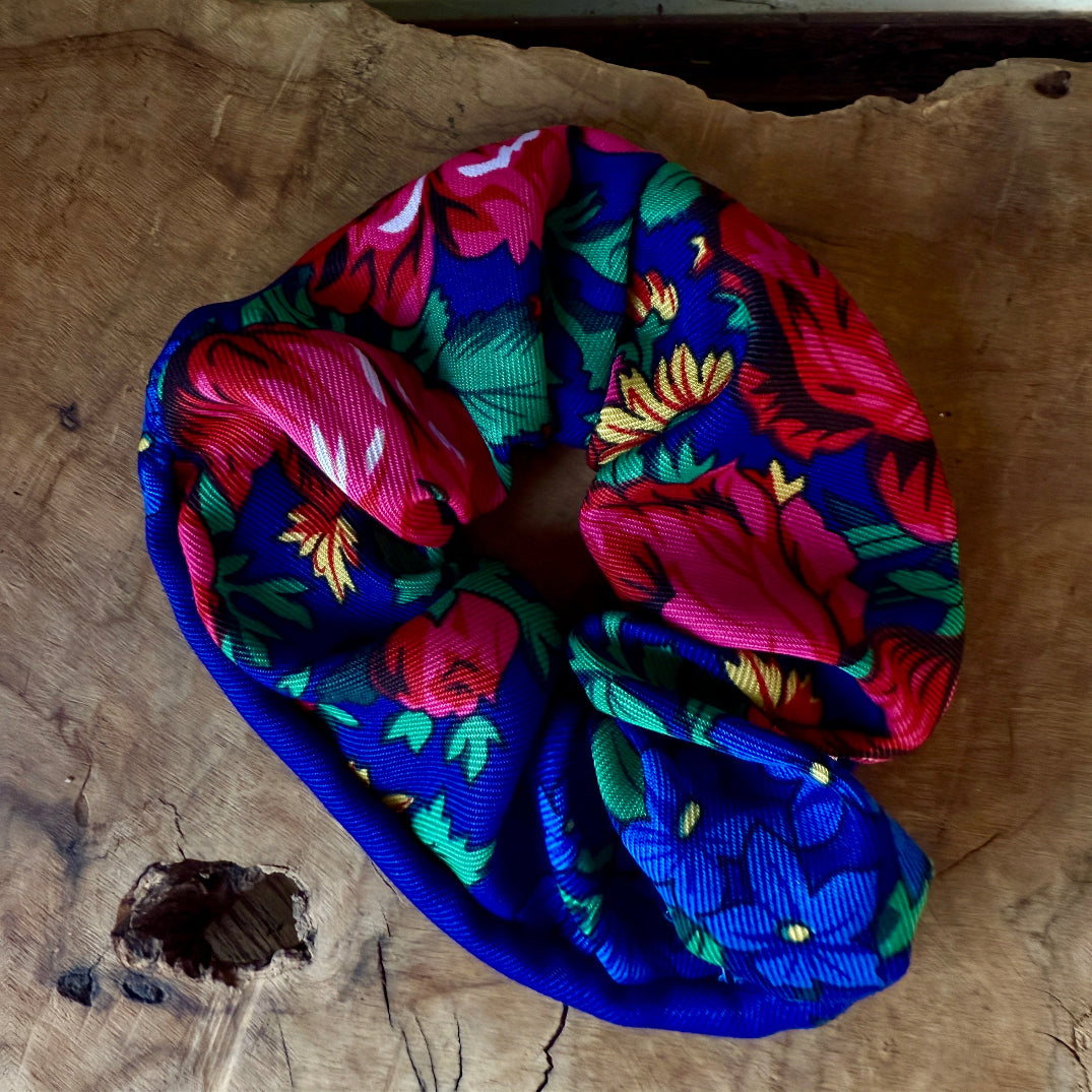 Sitti Scrunchies from Palestine with Secret Zipper Pouch