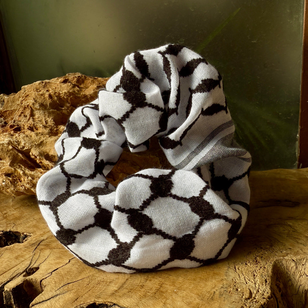 Keffiyeh Scrunchies Handmade in Palestine with Secret Zipper Pouch