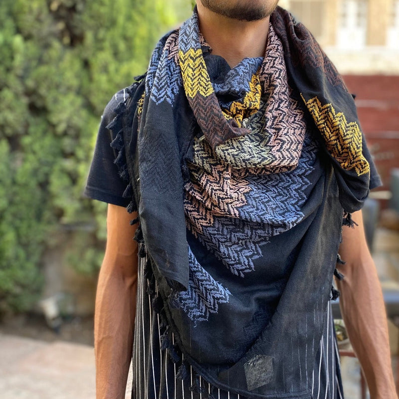 15 Ways To Wear A Keffiyeh Shemagh (PHOTOS) Hirbawi Kufiya