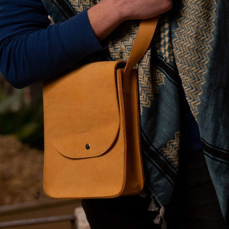 Leather & Clothing - Handmade Leather Messenger Bag