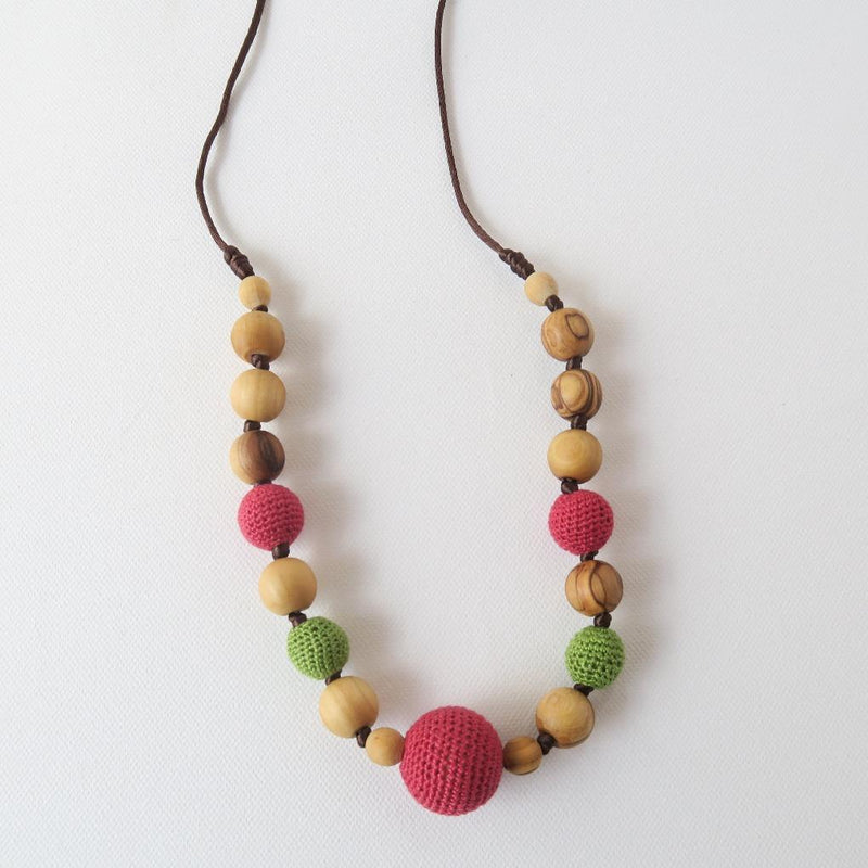 Little Olea - Teething Necklace With Crocheted Beads In Watermelon