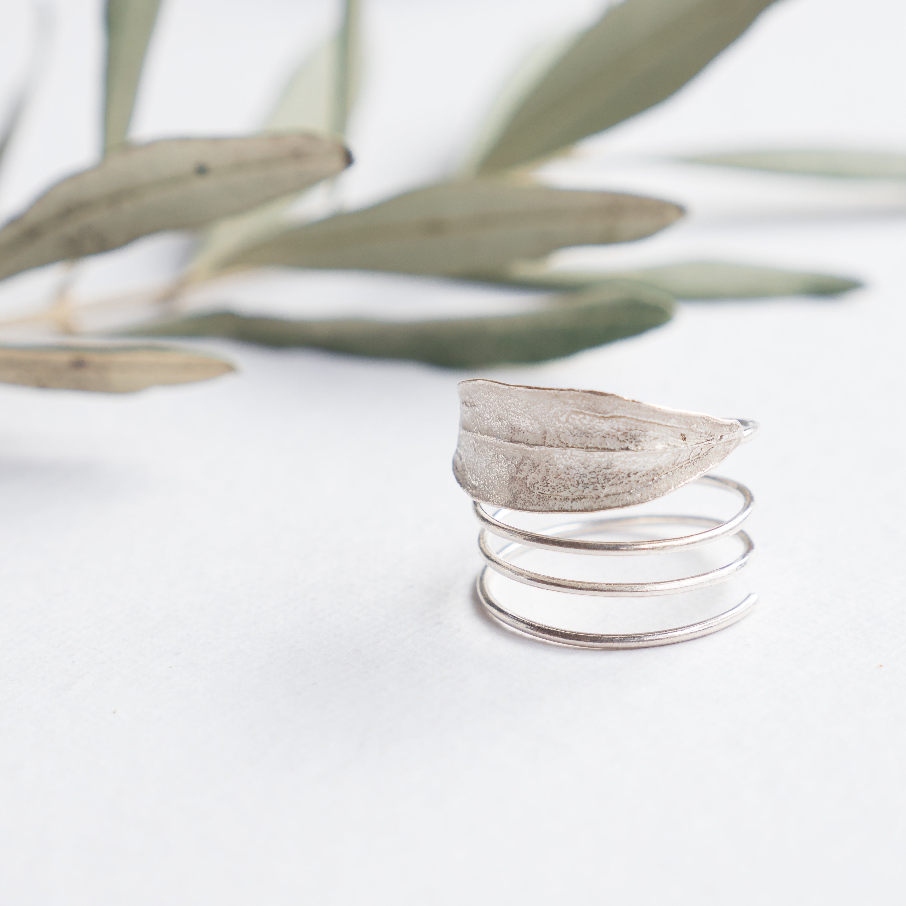 Silver Jewelry - Funky Ring Single Leaf On A Skinny Spiral