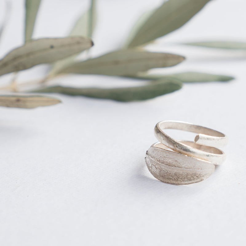 Silver Jewelry - Sterling Silver Ring - One Leaf On End Of A Thick Band